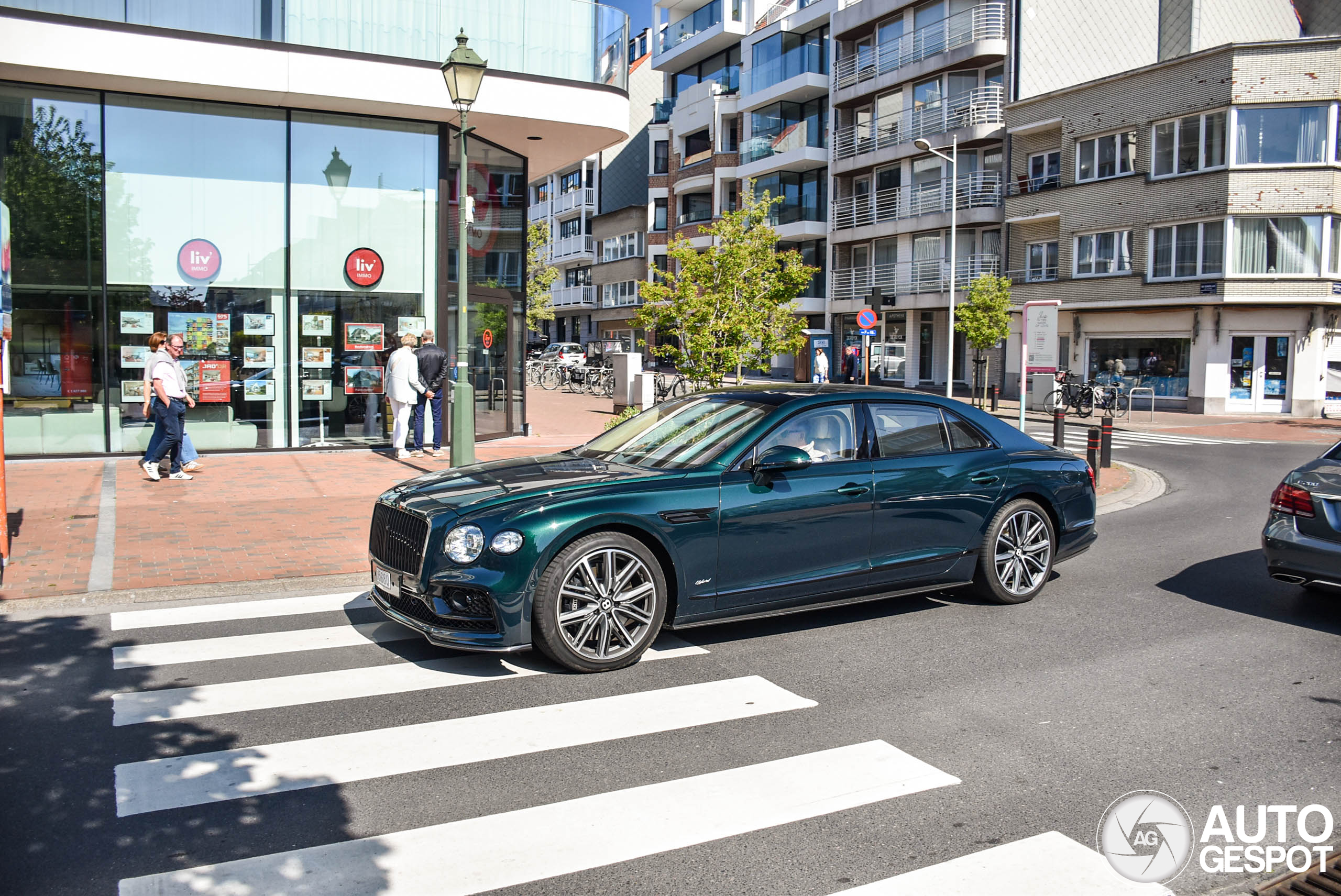 Bentley Flying Spur Hybrid