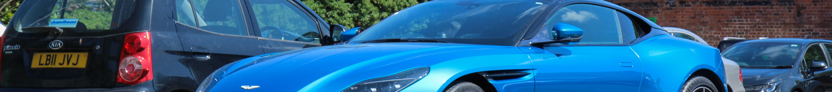 Aston Martin DB11 V8