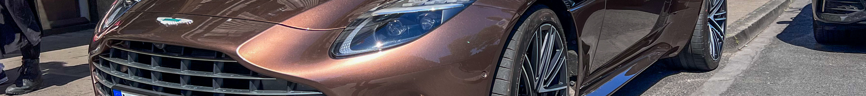 Aston Martin DB12