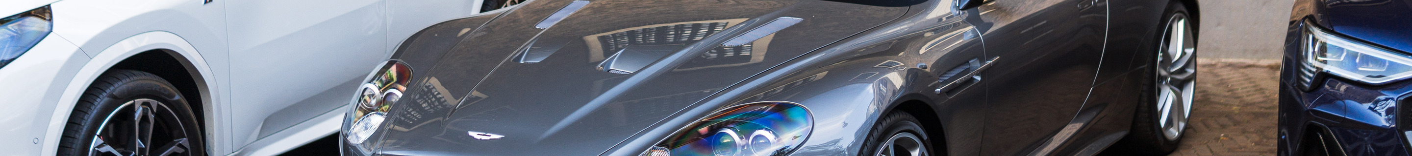 Aston Martin DBS Volante