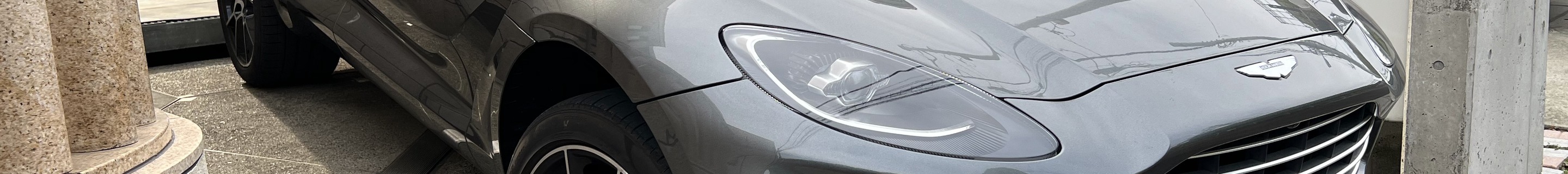 Aston Martin DBX