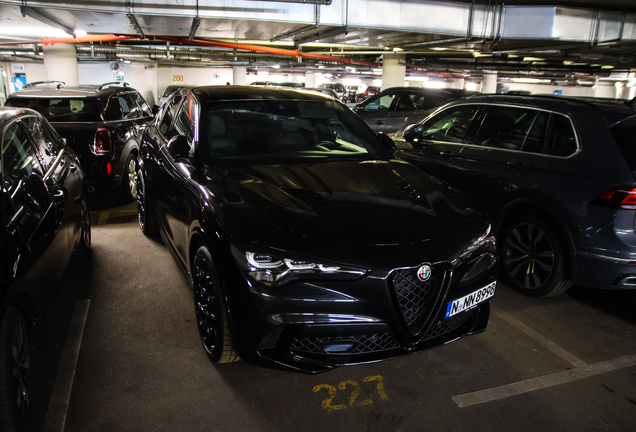 Alfa Romeo Stelvio Quadrifoglio 2023