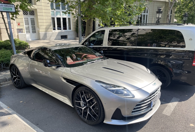 Aston Martin DB12