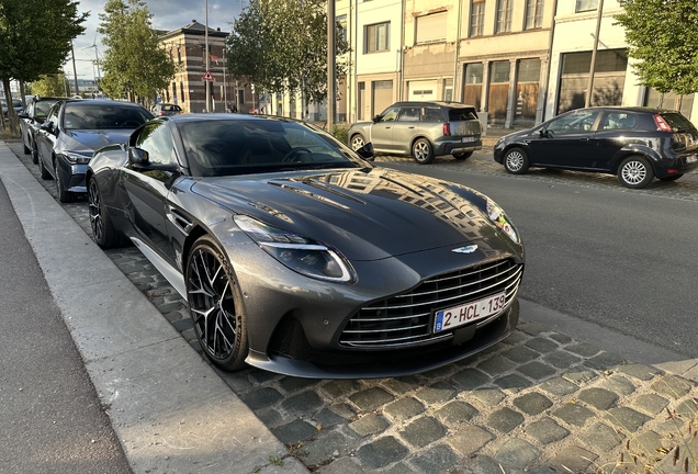 Aston Martin DB12