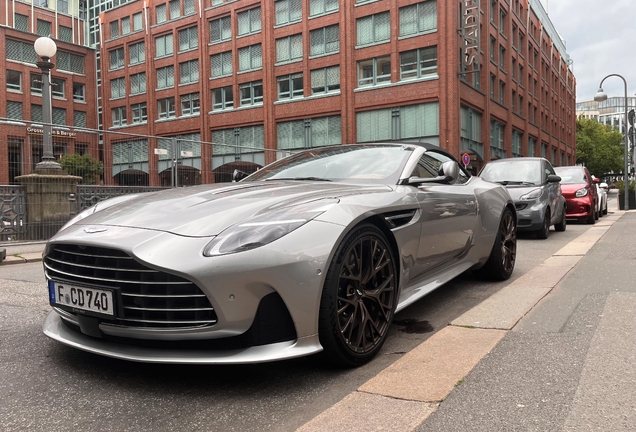 Aston Martin DB12 Volante