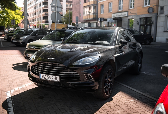 Aston Martin DBX