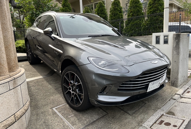 Aston Martin DBX