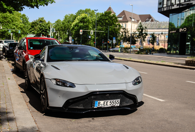 Aston Martin V8 Vantage 2018