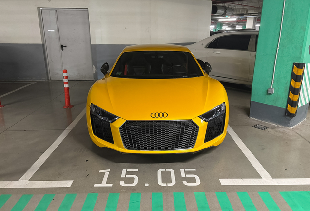 Audi R8 V10 Plus 2015