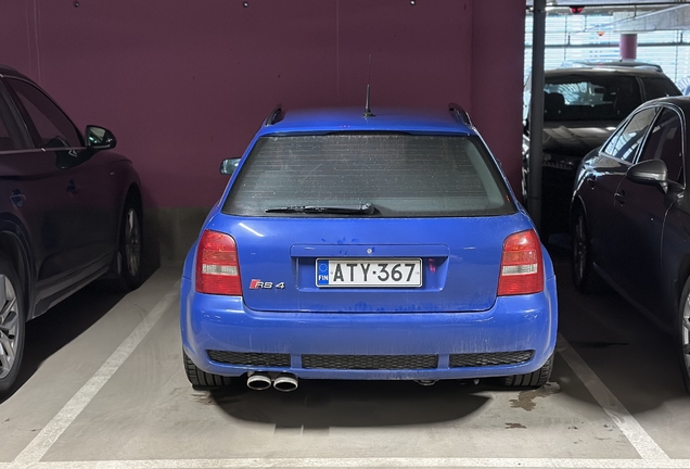 Audi RS4 Avant B5