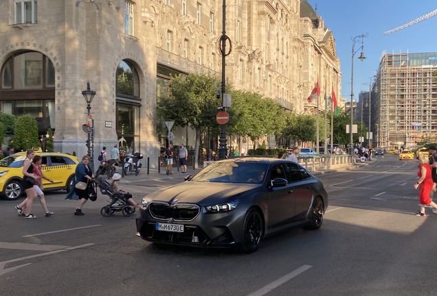 BMW M5 G90