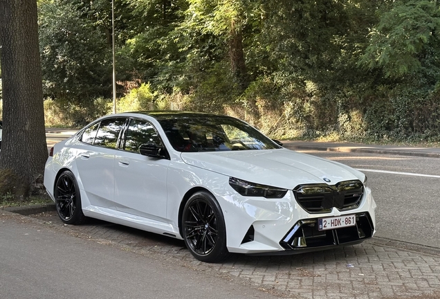 BMW M5 G90