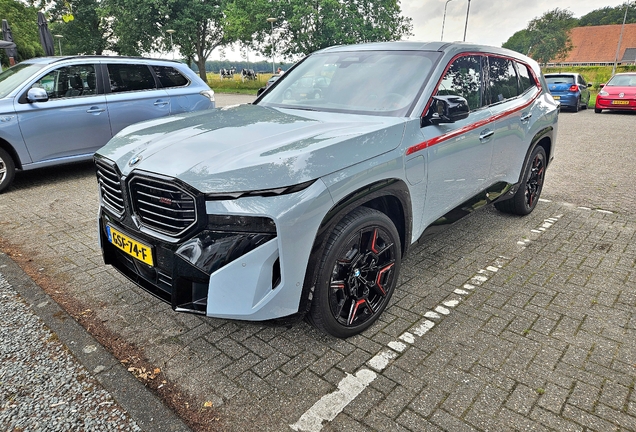 BMW XM G09 Label Red