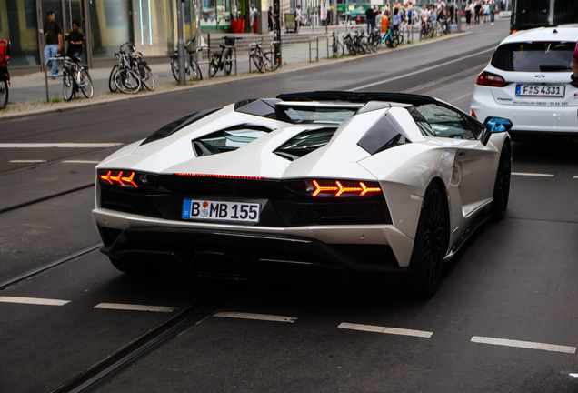 Lamborghini Aventador S LP740-4 Roadster