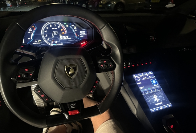 Lamborghini Huracán LP640-4 EVO