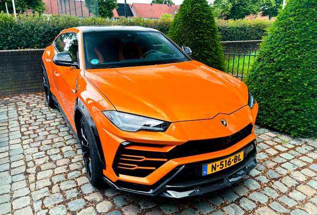 Lamborghini Urus Nero Design