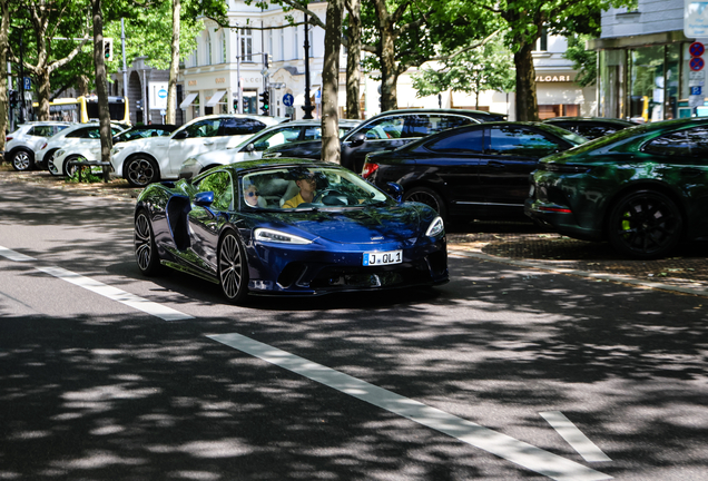 McLaren GT