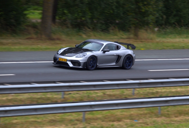 Porsche 718 Cayman GT4 RS Weissach Package