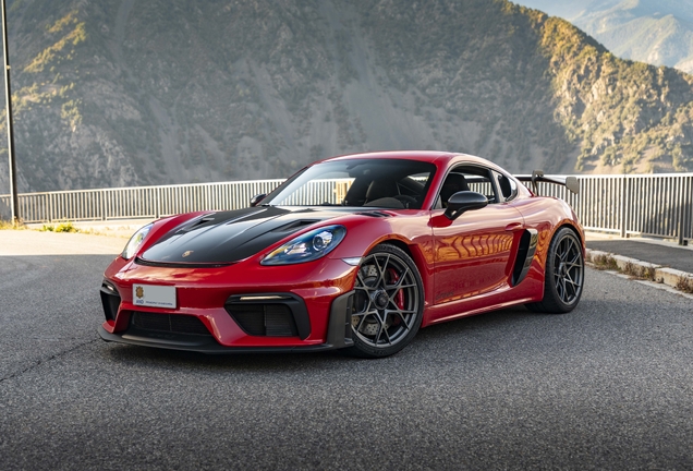 Porsche 718 Cayman GT4 RS Weissach Package