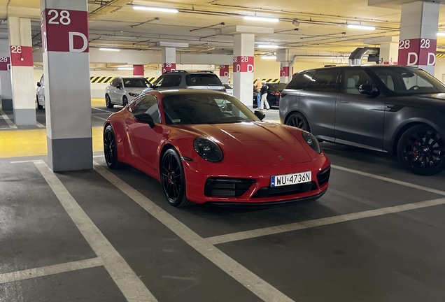 Porsche 992 Carrera 4 GTS