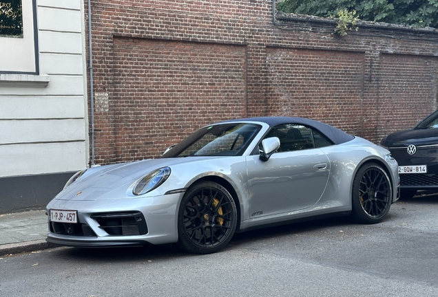 Porsche 992 Carrera 4 GTS Cabriolet