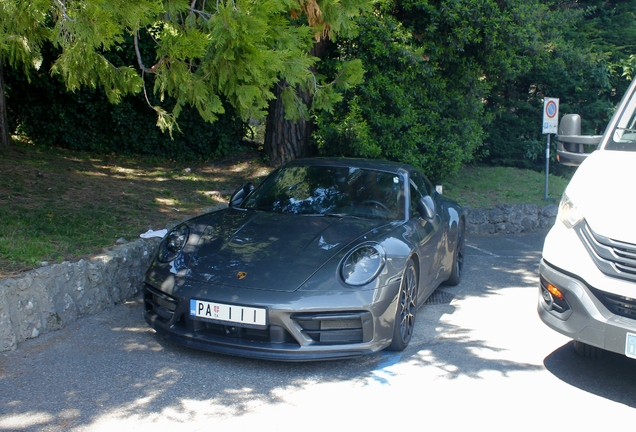 Porsche 992 Carrera GTS