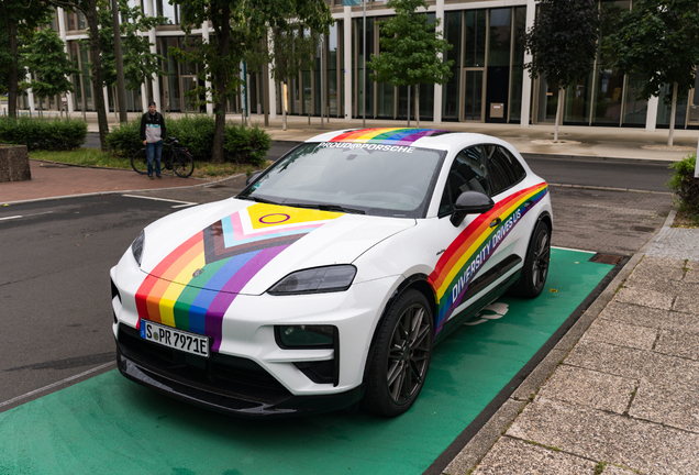 Porsche Macan EV Turbo