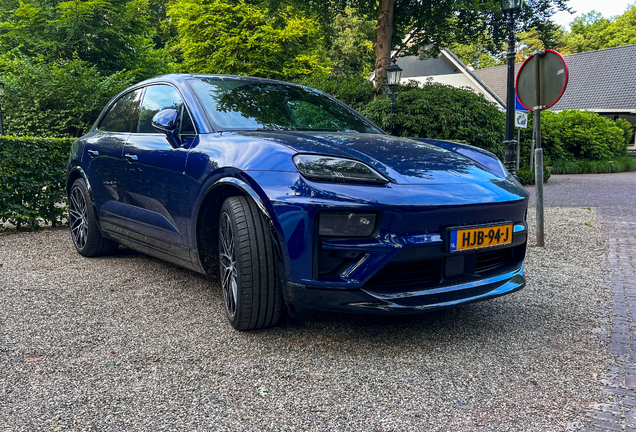 Porsche Macan EV Turbo