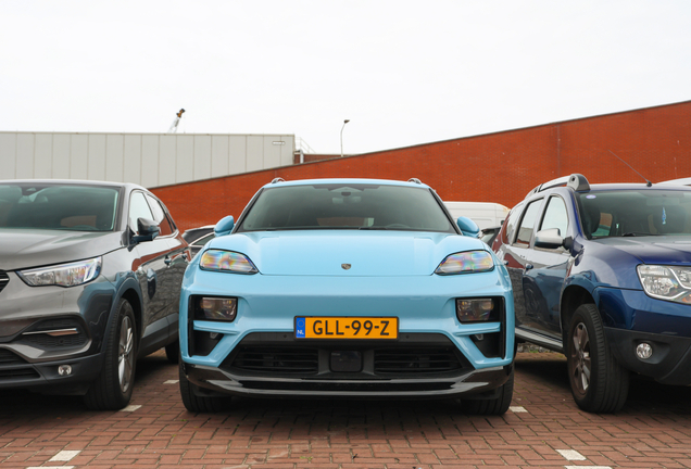 Porsche Macan EV Turbo