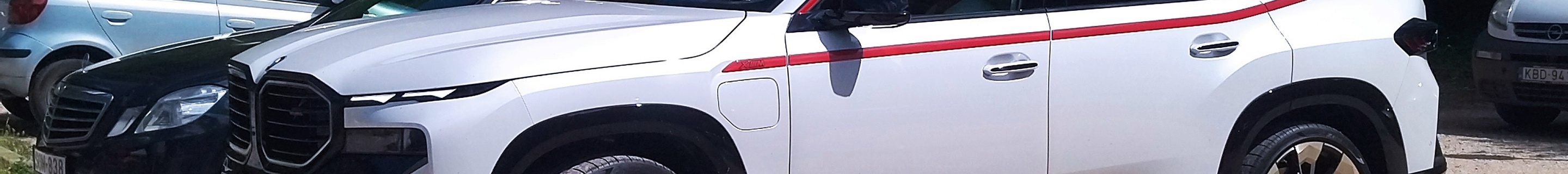 BMW XM G09 Label Red