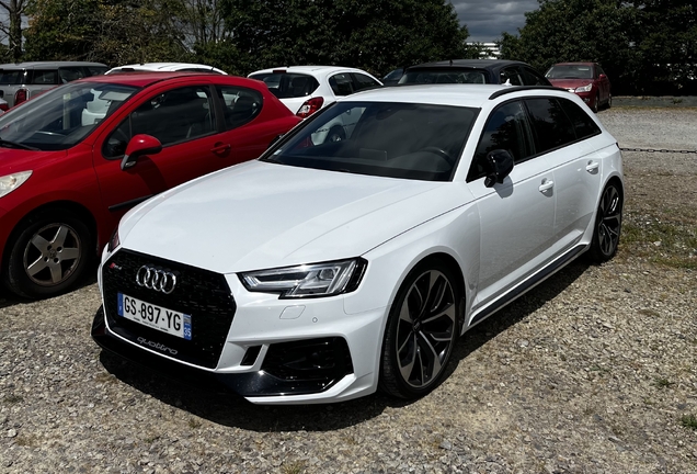 Audi RS4 Avant B9
