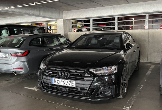 Audi S8 D5