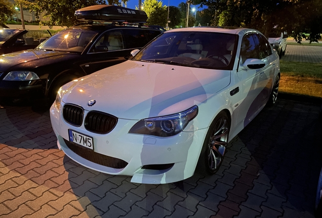 BMW M5 E60 2005