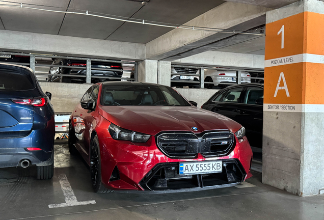 BMW M5 G90