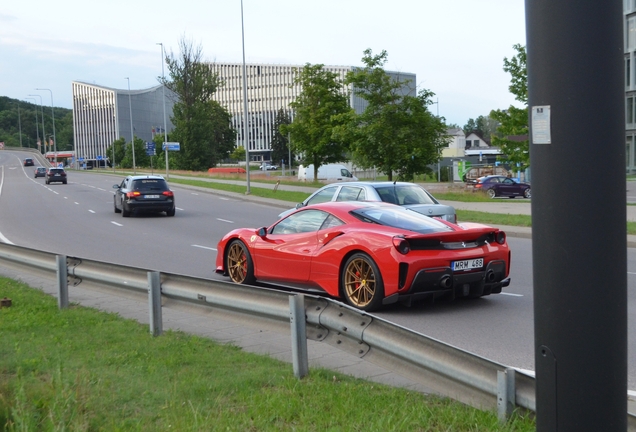 Ferrari 488 Pista