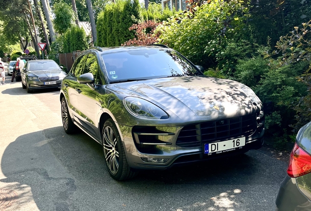 Porsche 95B Macan Turbo