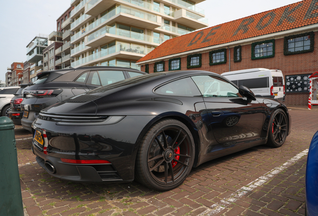 Porsche 992 Carrera 4 GTS