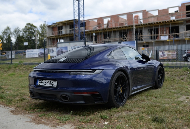 Porsche 992 Carrera 4 GTS