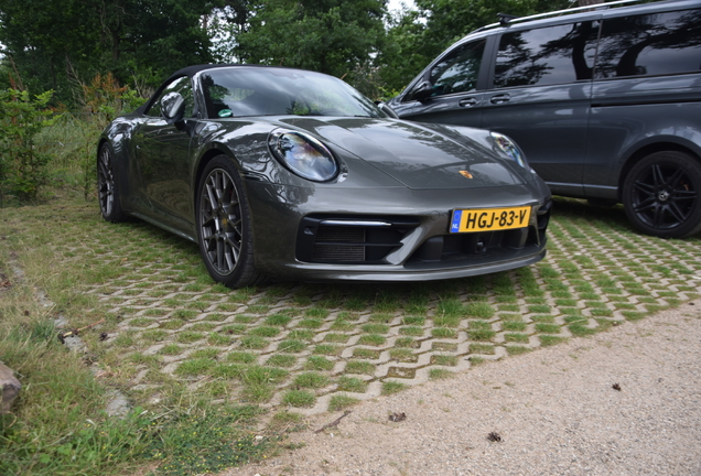 Porsche 992 Carrera 4S Cabriolet