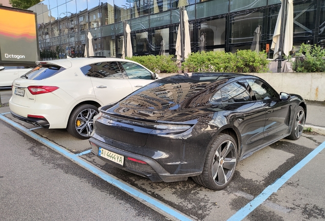 Porsche Taycan GTS