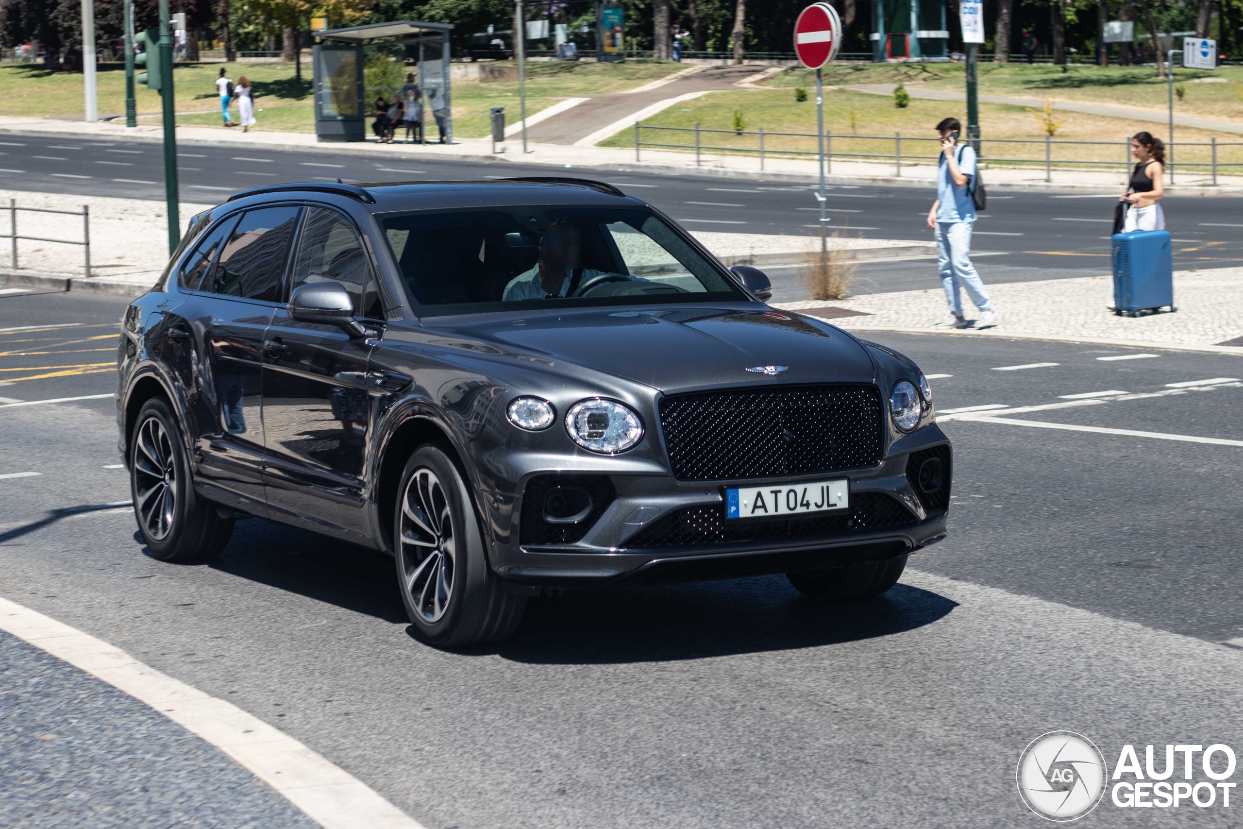 Bentley Bentayga Hybrid 2021