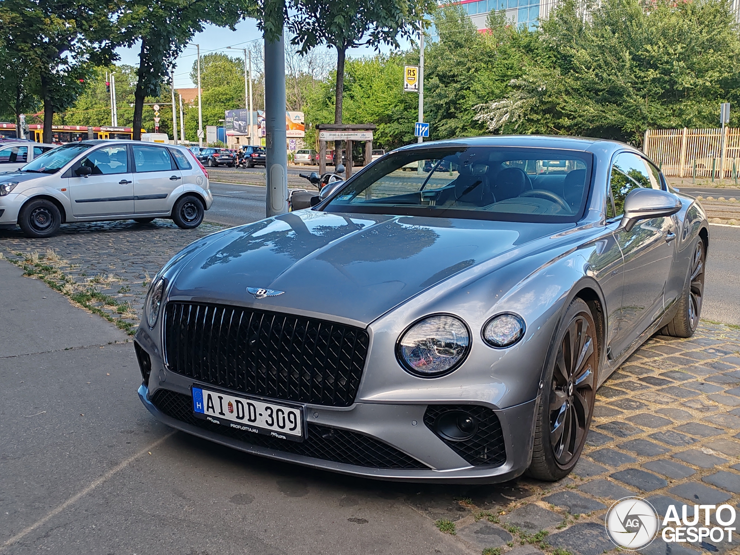 Bentley Continental GT V8 Azure 2024