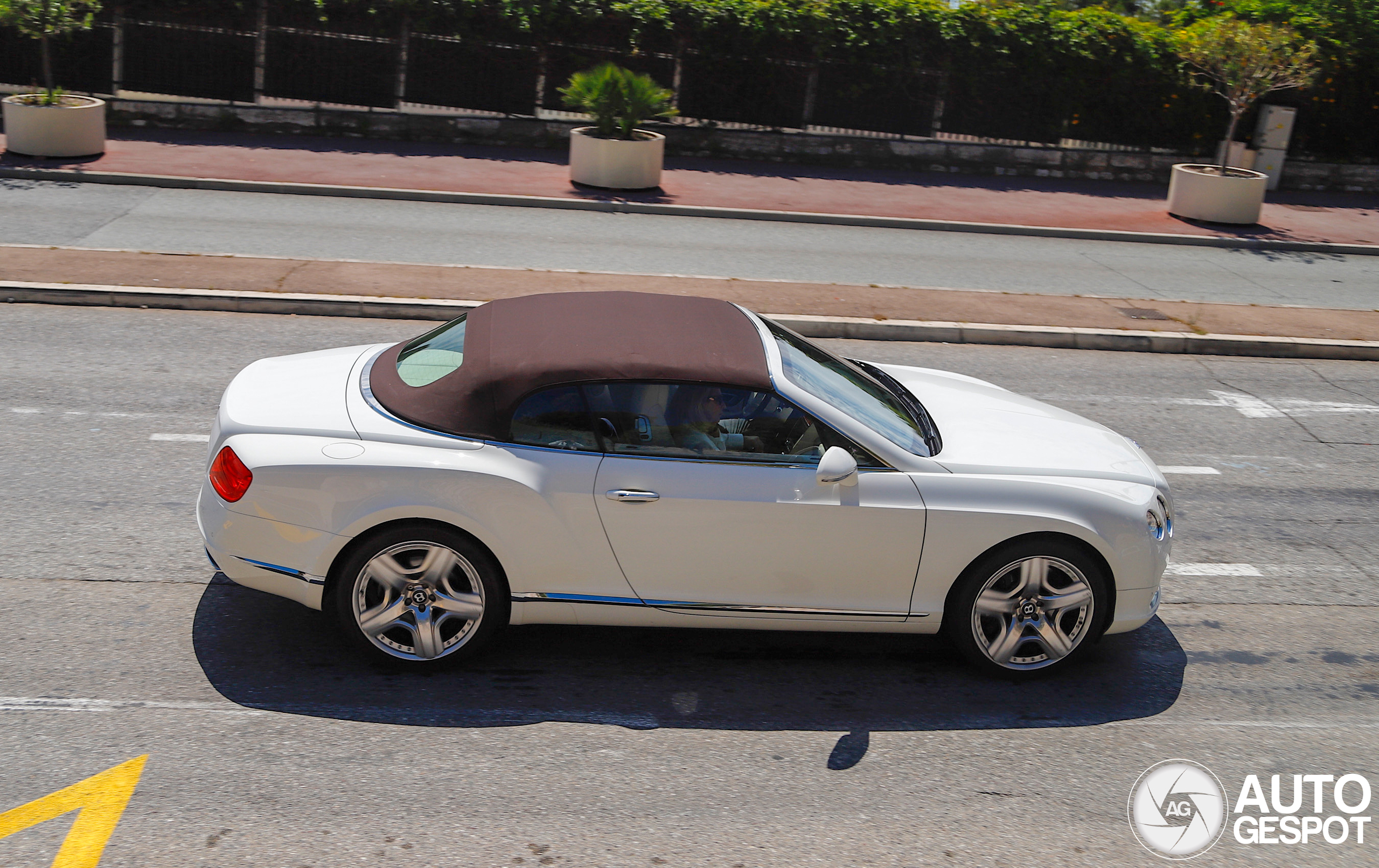 Bentley Continental GTC 2012