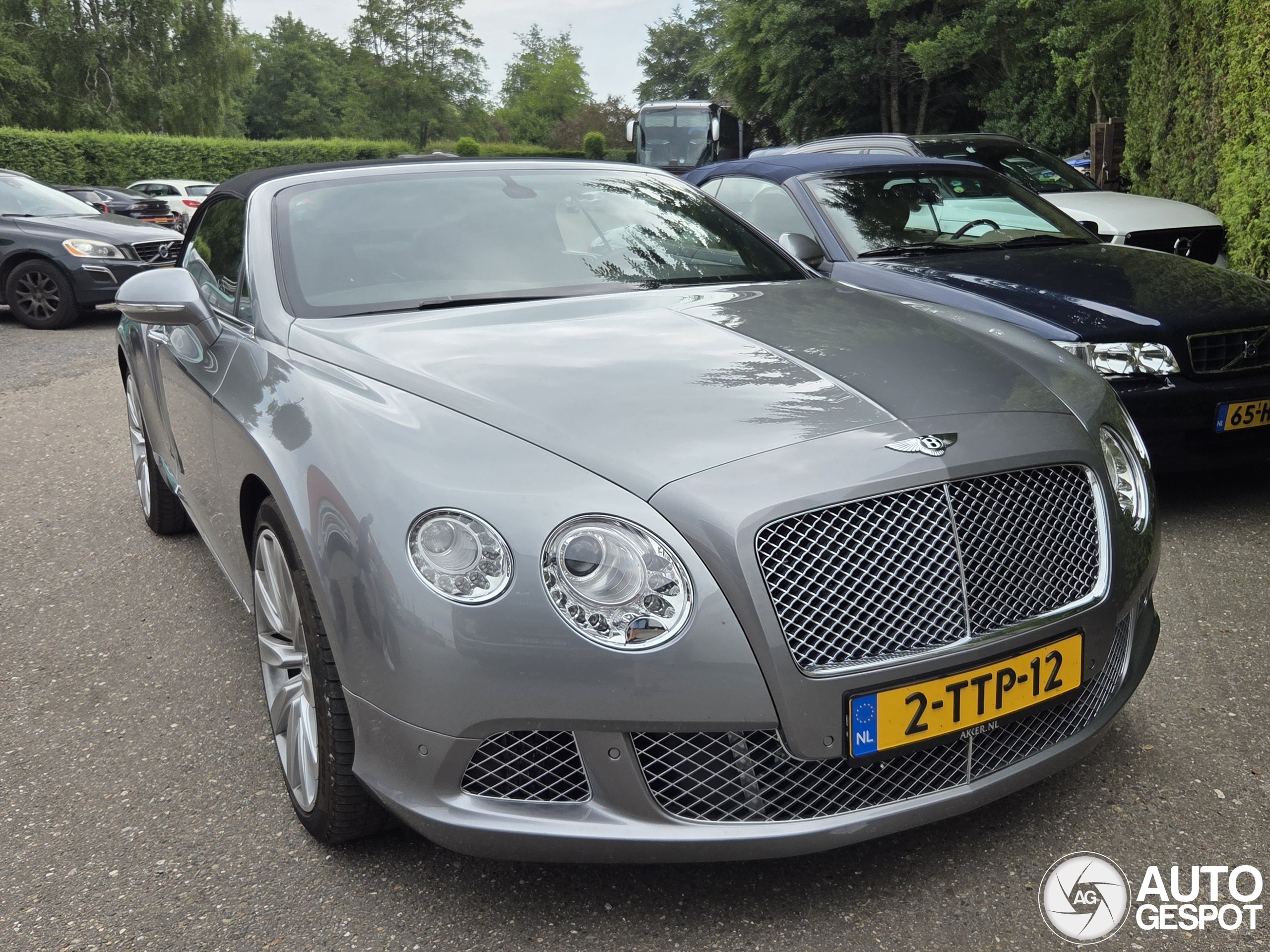 Bentley Continental GTC 2012