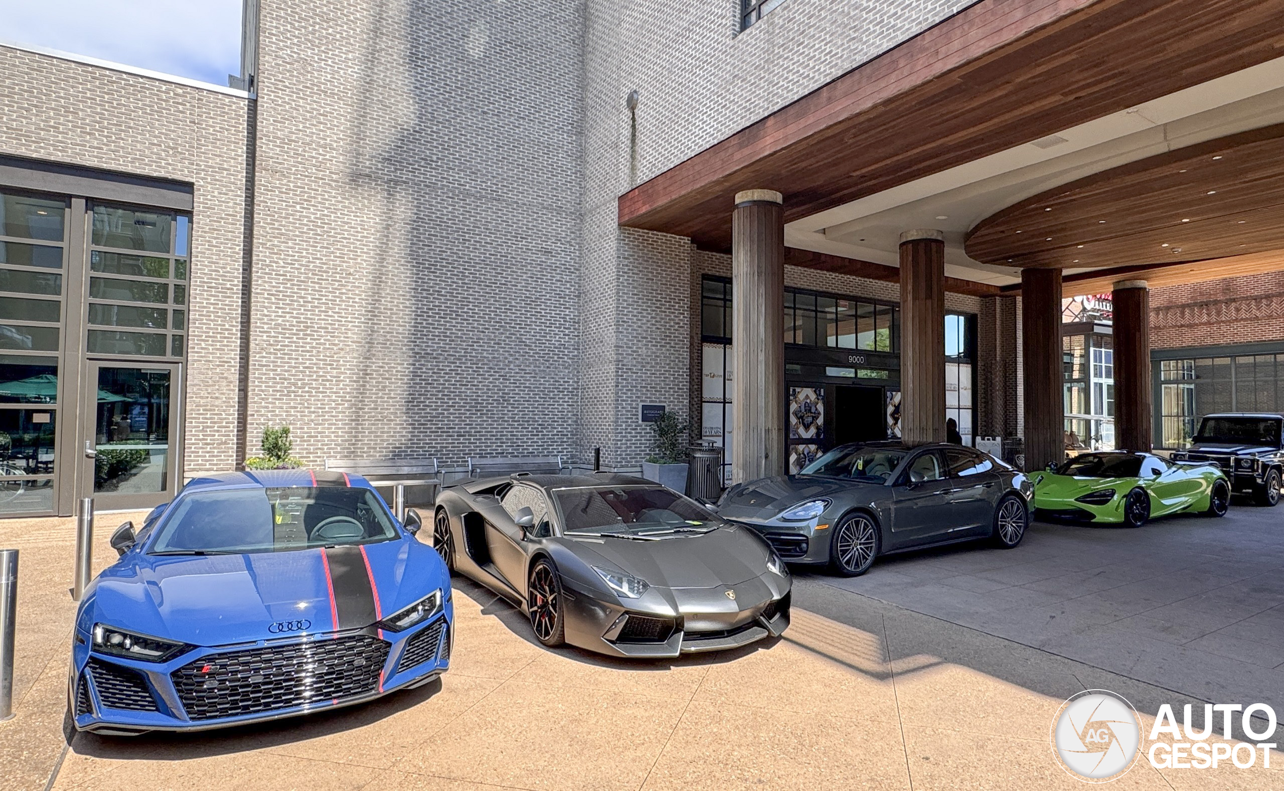 Lamborghini Aventador LP700-4 Roadster