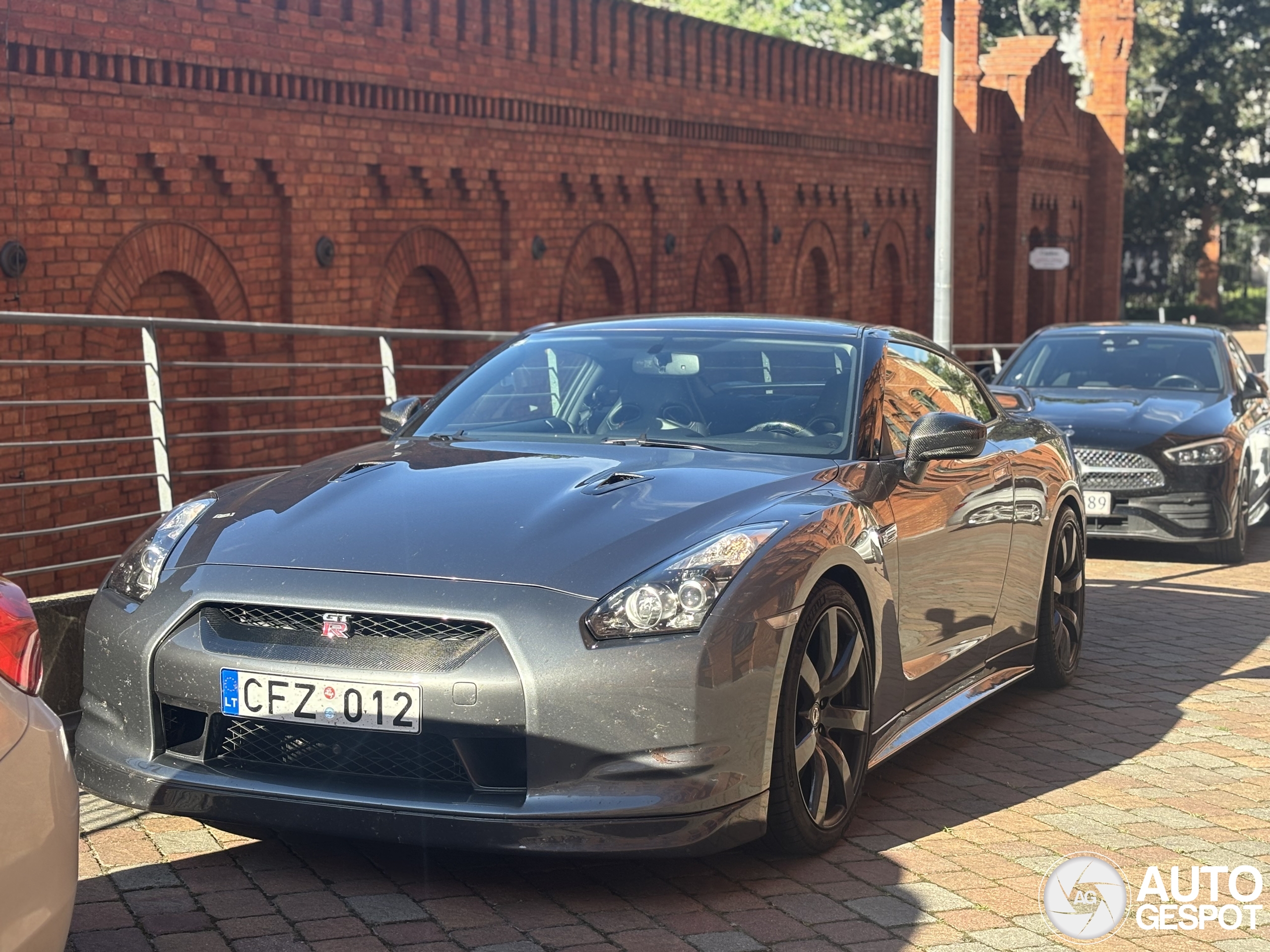 Nissan GT-R