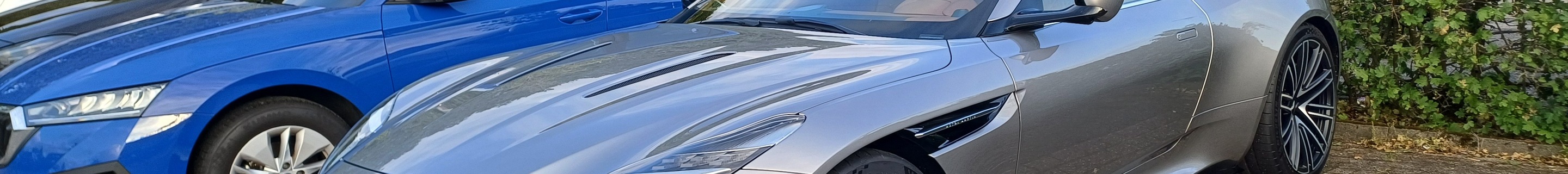 Aston Martin DB12 Volante