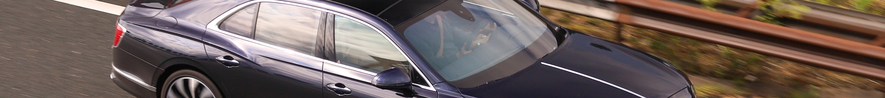 Bentley Flying Spur V8 Azure