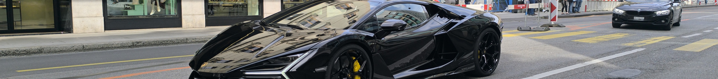 Lamborghini Revuelto