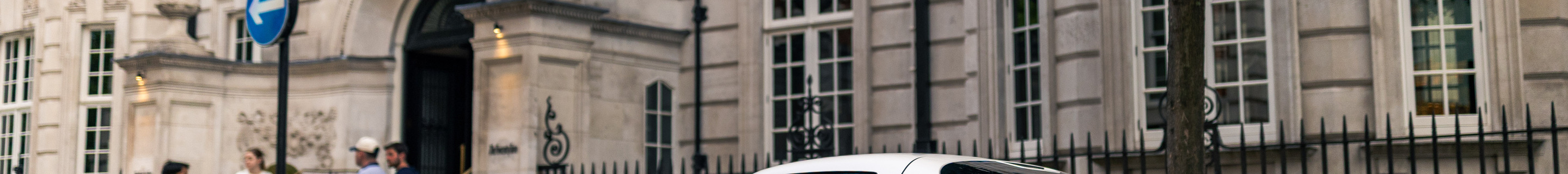 Mercedes-Benz SLS AMG